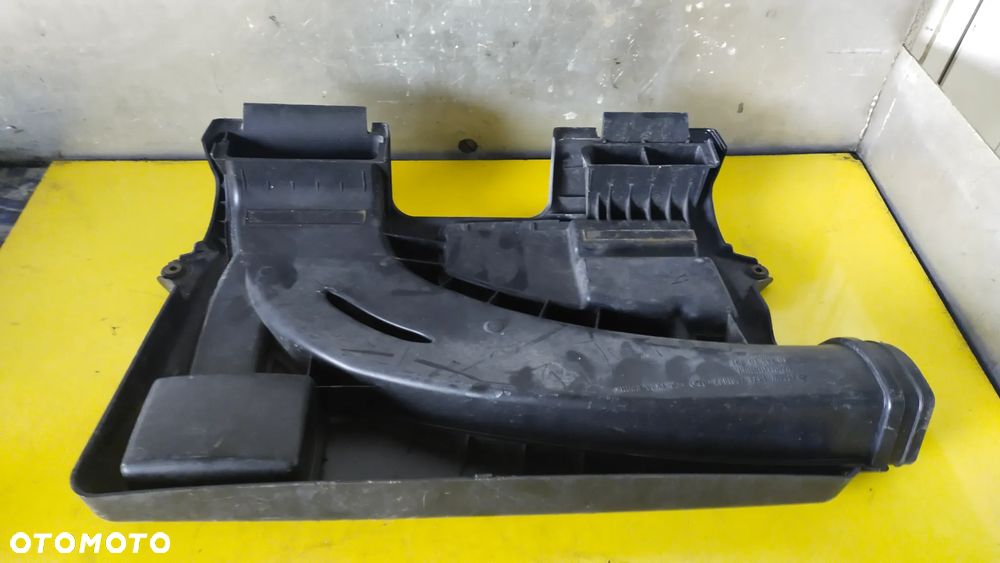 BMW E87 POKRYWA SILNIKA WLOT POWIETRZA 7561927 - 4