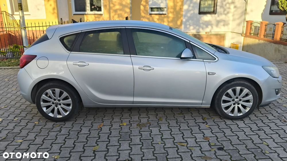 Opel Astra 1.4 Turbo Cosmo - 4