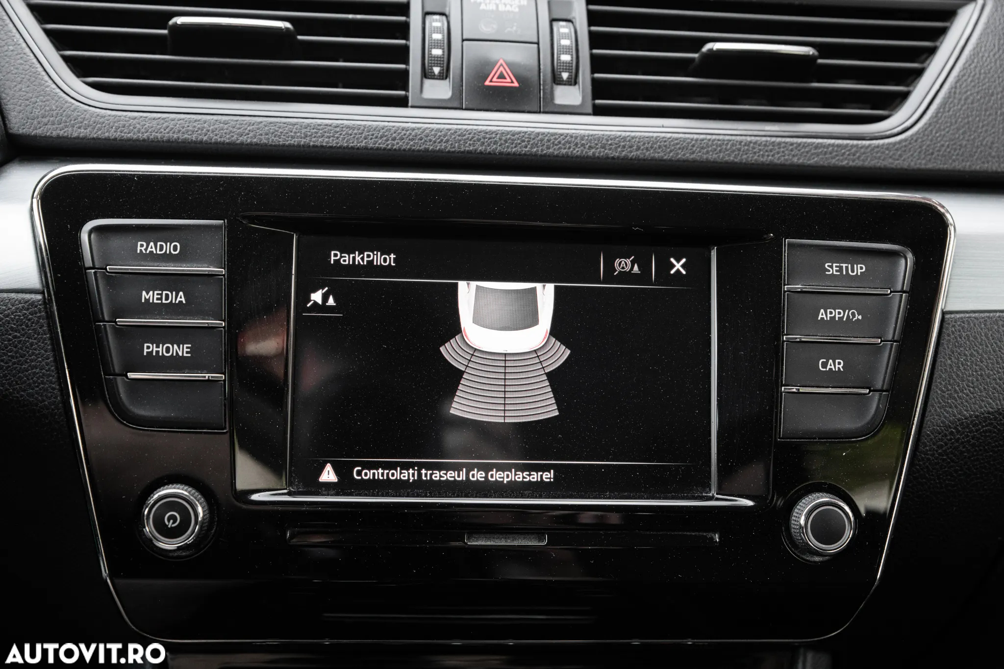 Skoda Superb 2.0 TDI Active - 29