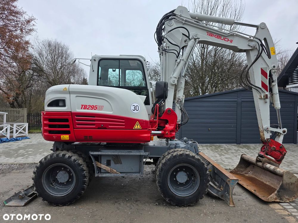 Takeuchi TB 295W Powertilt - 4