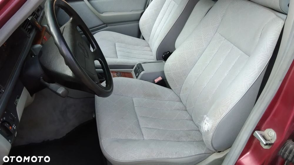 Mercedes-Benz W124 (1984-1993) - 24
