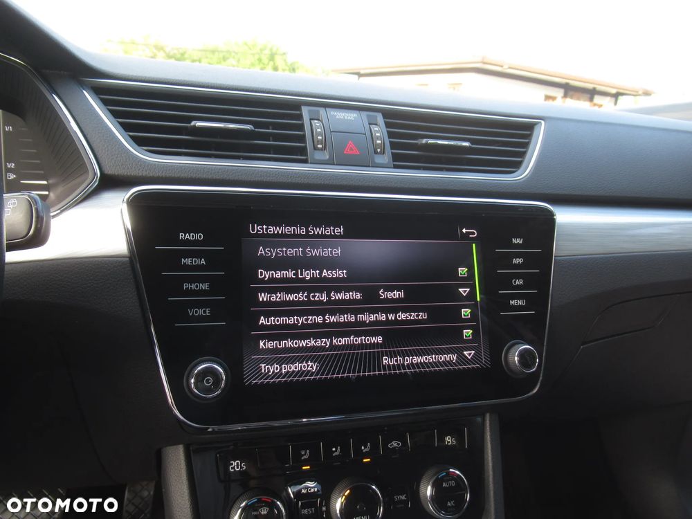 Skoda Superb 2.0 TSI Ambition DSG - 22