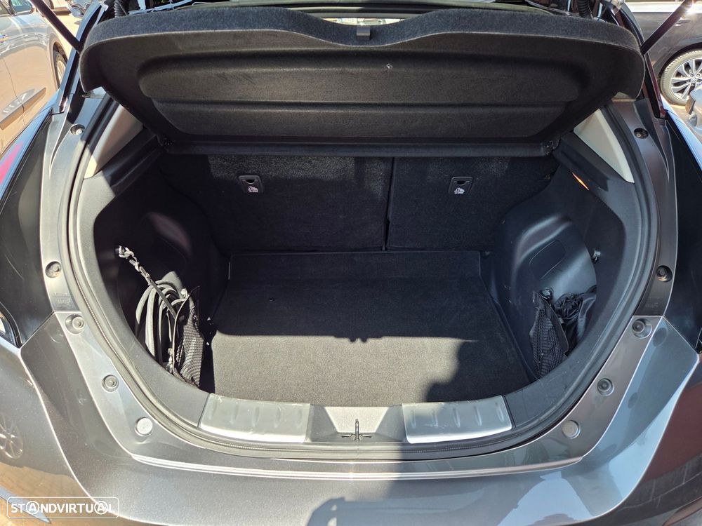 Nissan Leaf N-Connecta Two Tone - 37