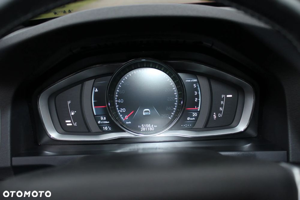 Volvo V60 D5 Geartronic Summum - 13