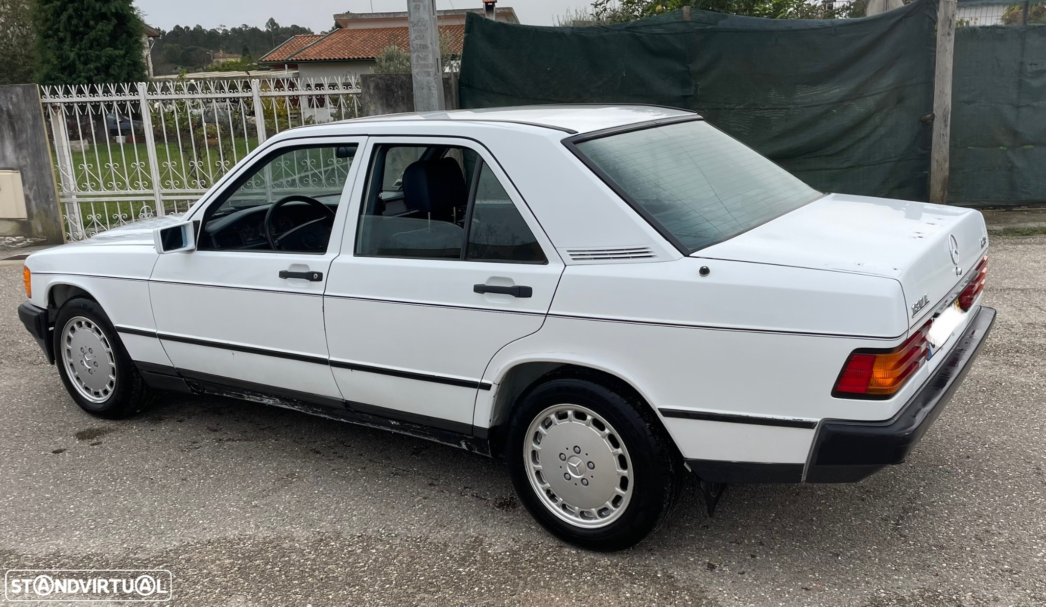 Mercedes-Benz 190 - 2