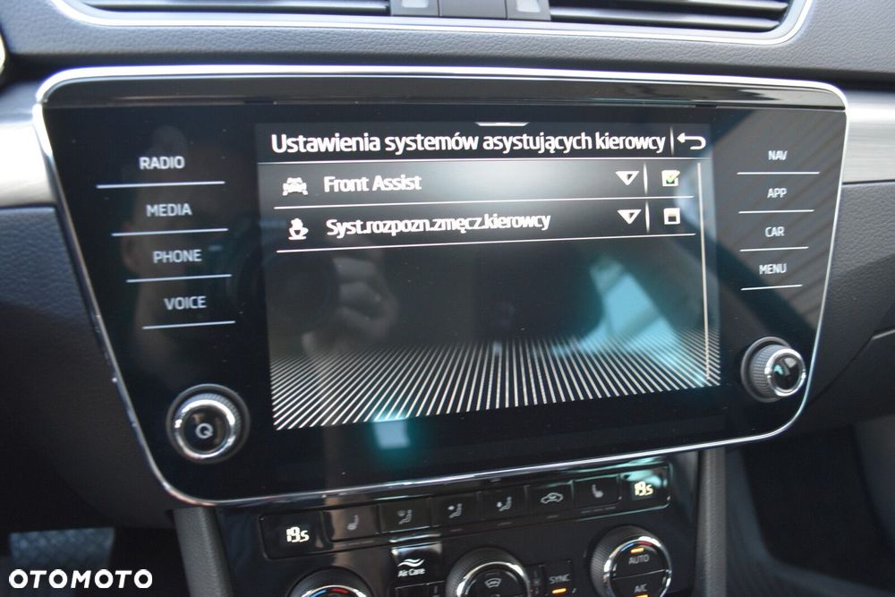Skoda Superb 2.0 TSI Style DSG - 22