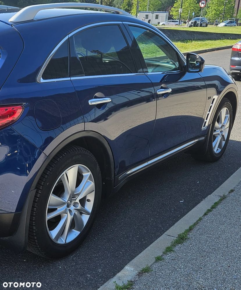 Infiniti QX70 3.7 AWD GT - 16
