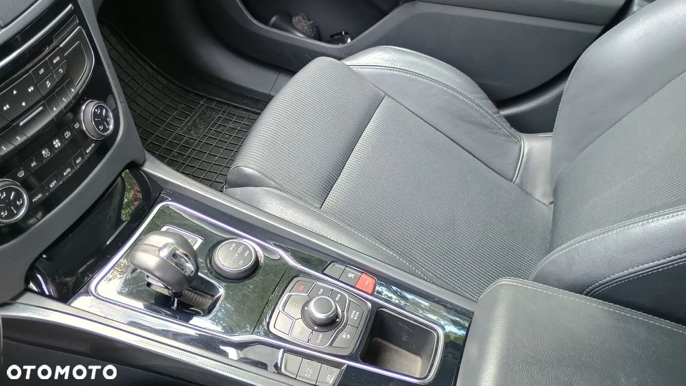 Peugeot 508 RXH Hybrid4 - 19