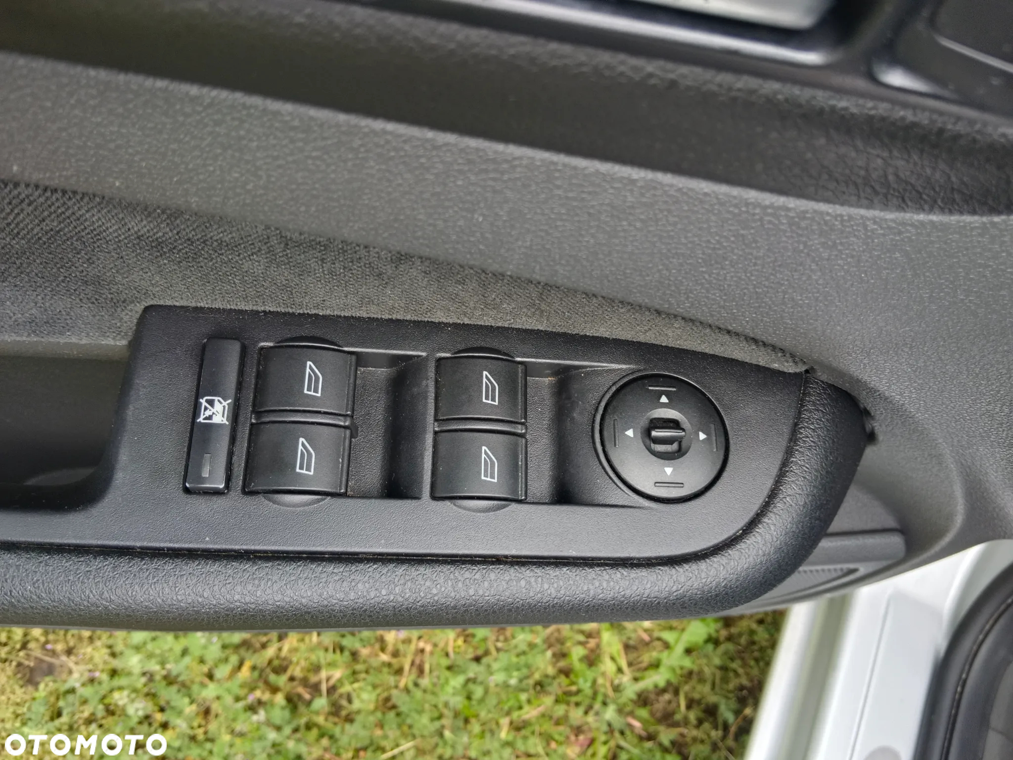 Ford Focus 1.6 Ghia - 21