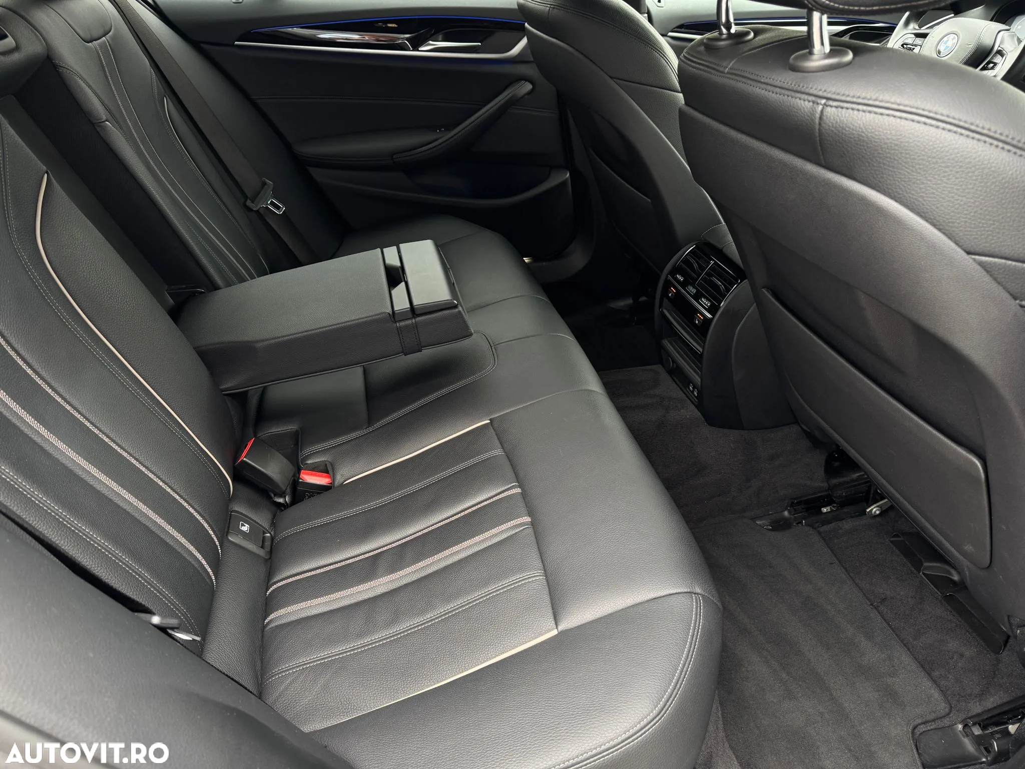 BMW Seria 5 518d AT - 12