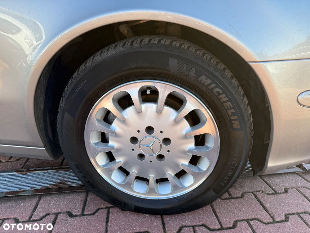 Mercedes-Benz Klasa E - 33