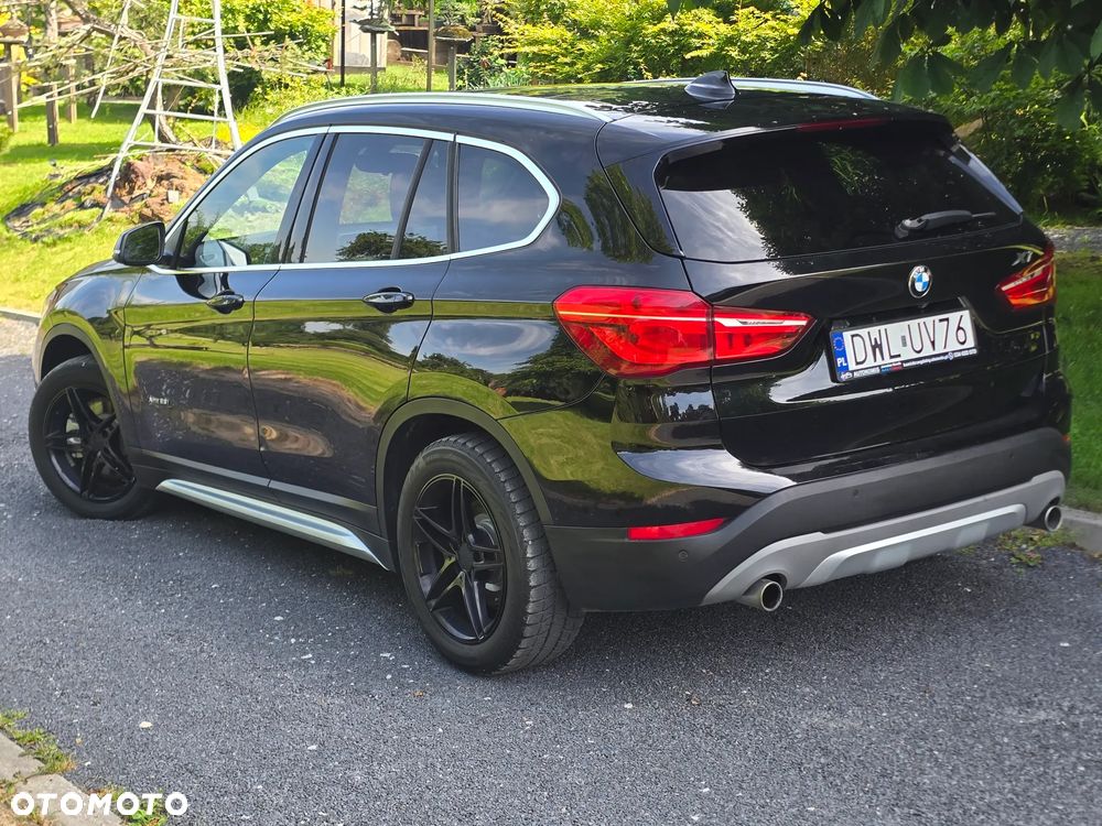 BMW X1 xDrive25i GPF Sport Line - 8