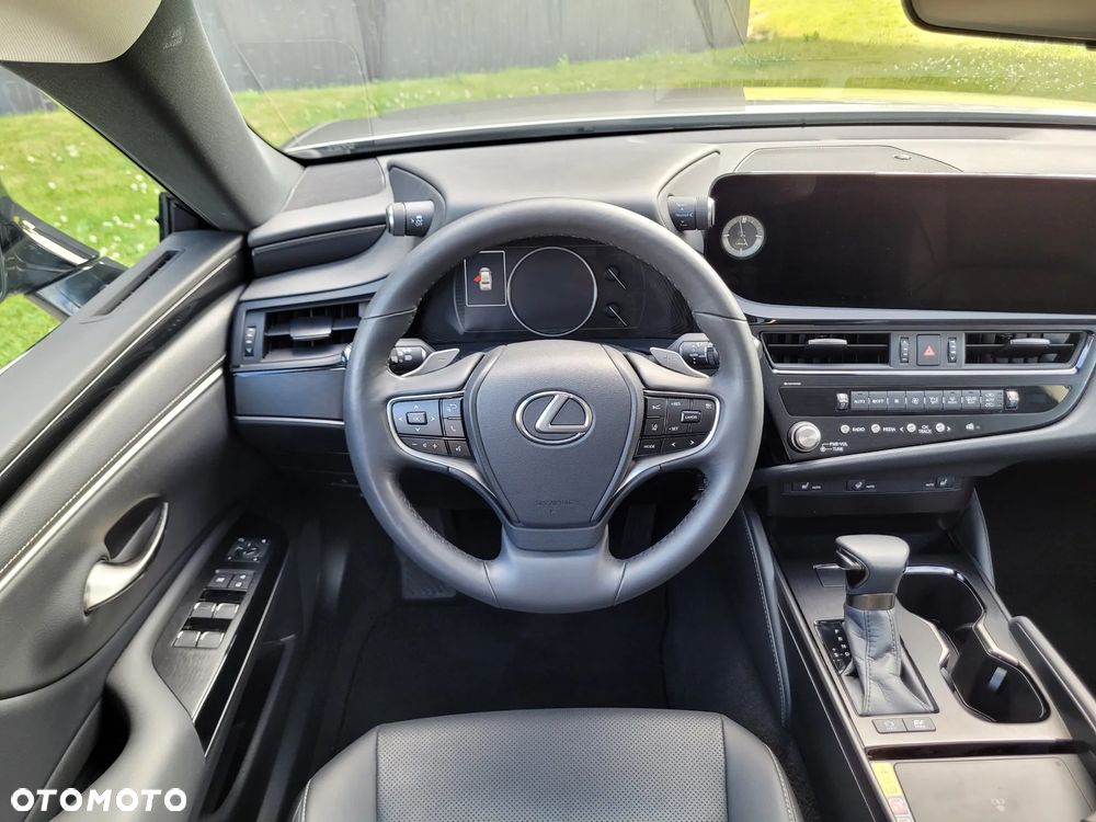 Lexus ES - 16