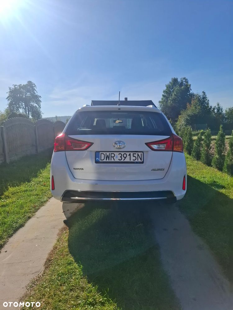 Toyota Auris 1.4 D-4D Premium - 3