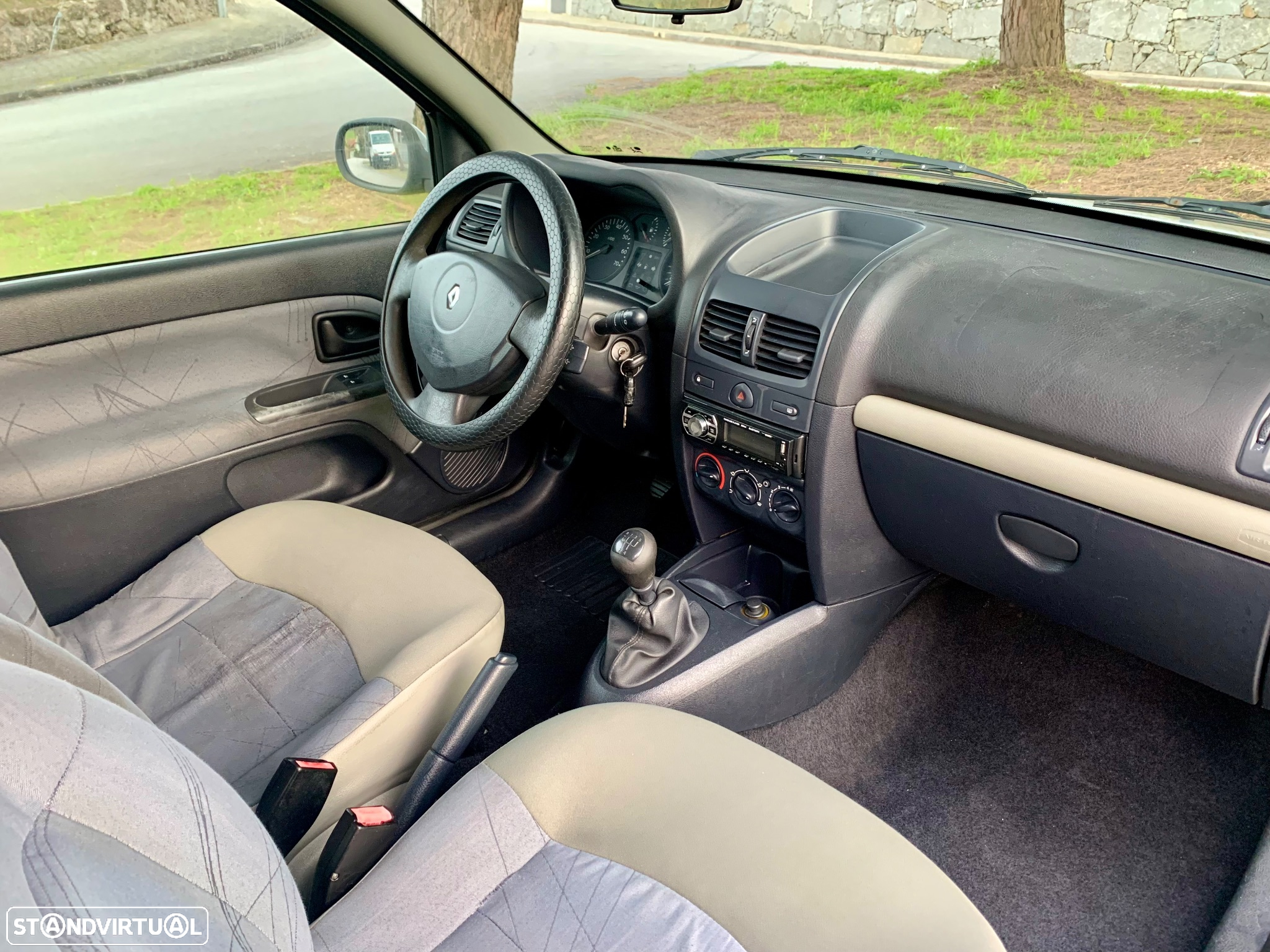 Renault Clio 1.5 dCi Authentique - 9