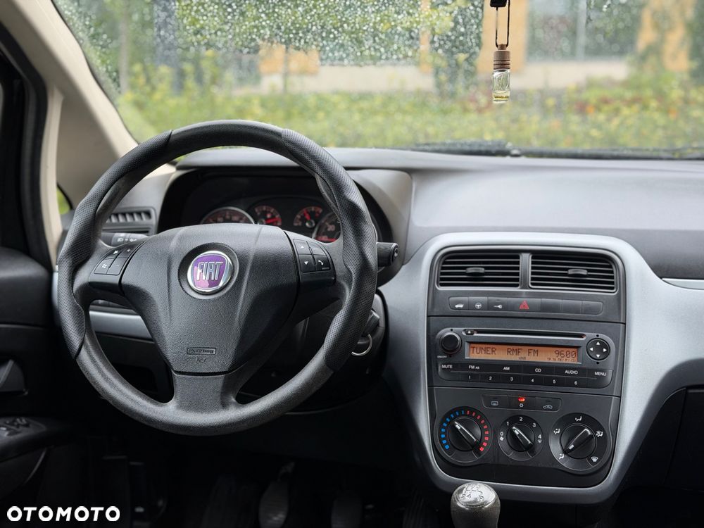 Fiat Grande Punto Actual 1.4 8V Estiva Blue&Me - 18