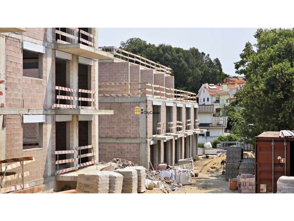 Moradia T4 em Construção | Próxima ao Rio Douro e ao Mar - Grande imagem: 2/10
