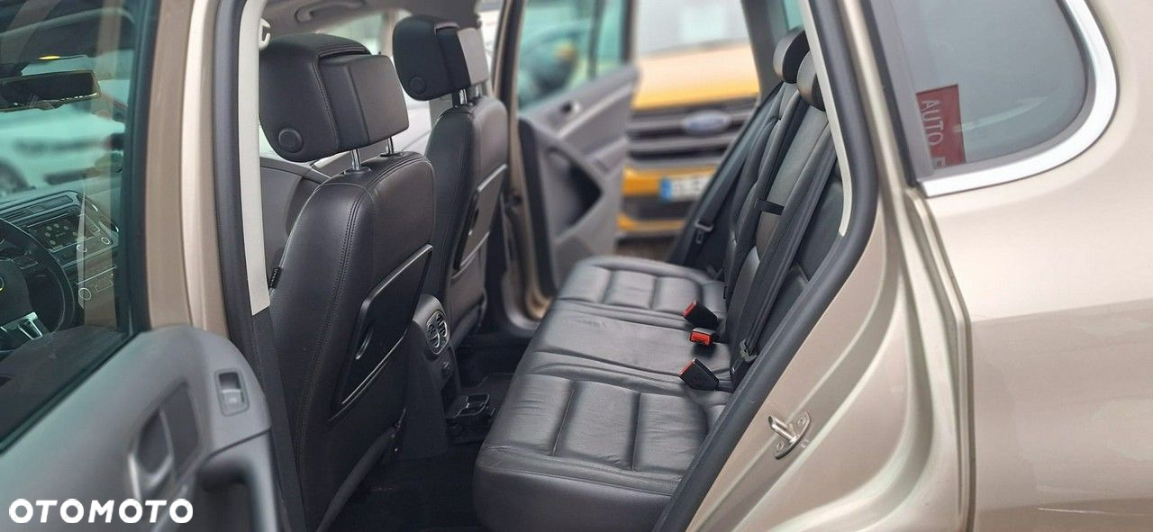 Volkswagen Tiguan - 10