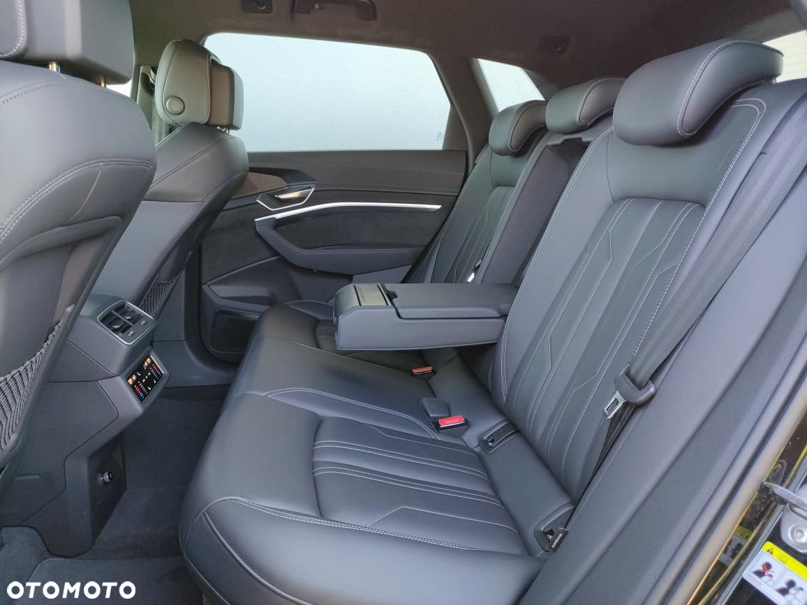 Audi e-tron 55 Quattro S Line - 24