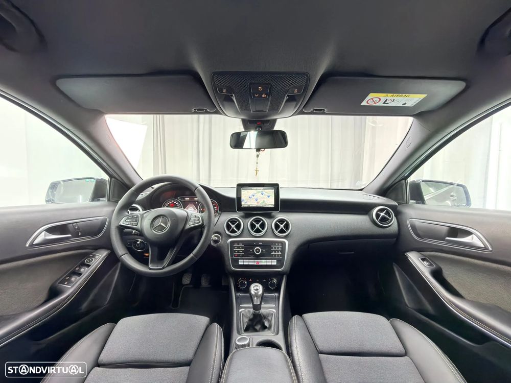 Mercedes-Benz A 180 d AMG Line - 13