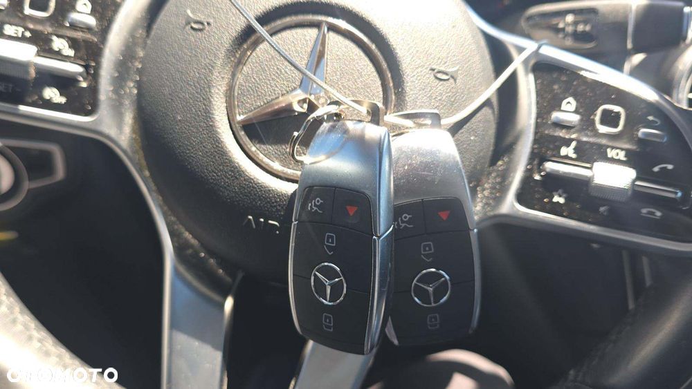 Mercedes-Benz GLC 300 4Matic 9G-TRONIC AMG Line - 11
