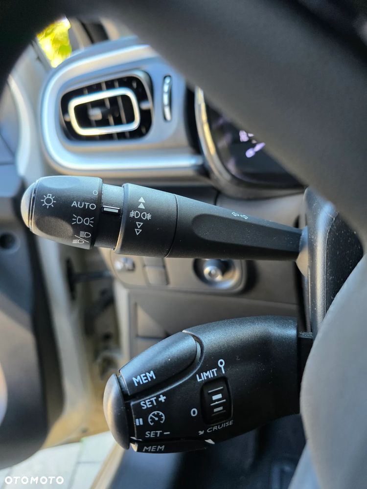 Citroën C3 1.2 PureTech Shine - 26