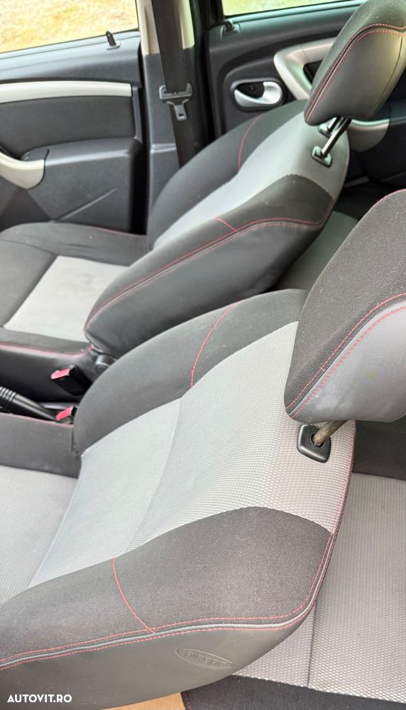 Dacia Duster 1.6 4x2 Laureate - 17