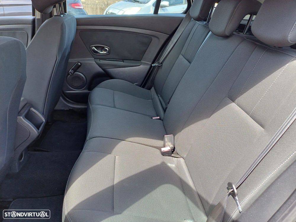 Renault Mégane 1.5 dCi Dynamique - 8