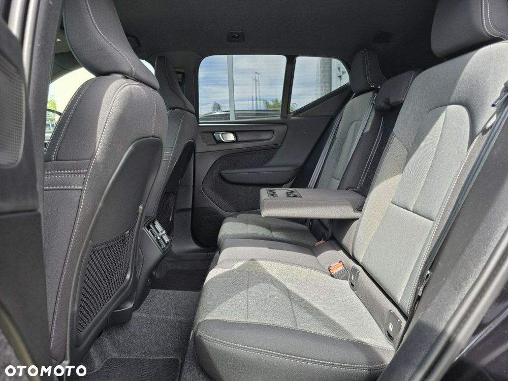 Volvo XC 40 B3 B DKG Plus Black Edition - 9