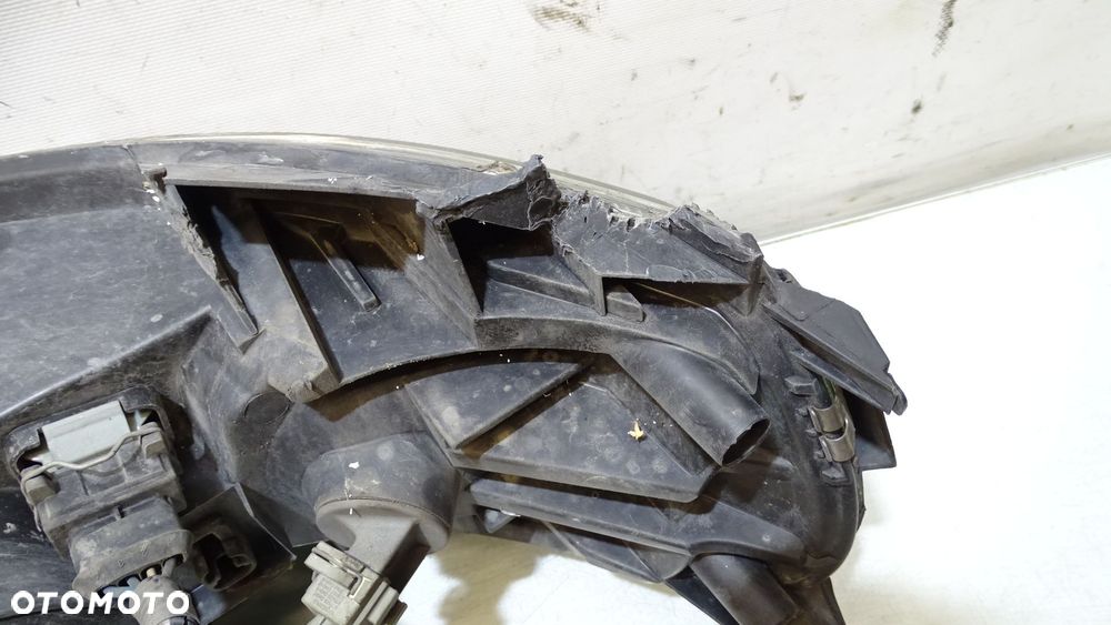 LAMPA LEWA PRZEDNIA VOLVO XC70 2.5T 8693547 - 3