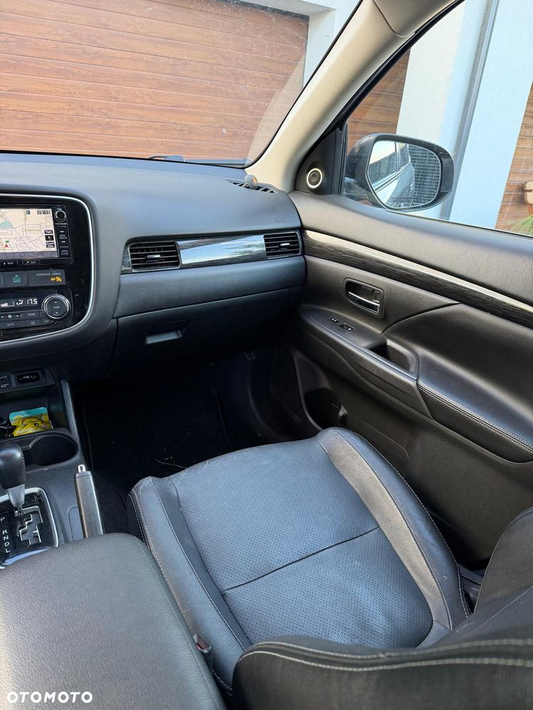 Mitsubishi Outlander - 14