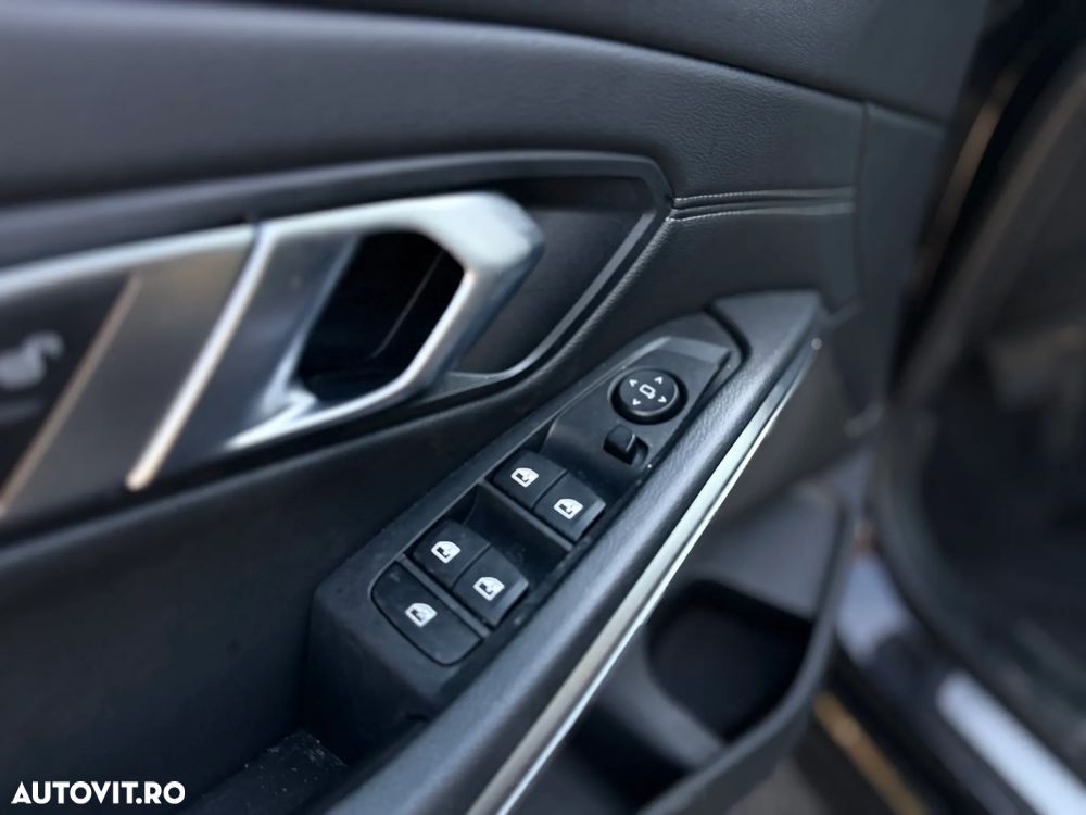 BMW Seria 3 318i AT - 13