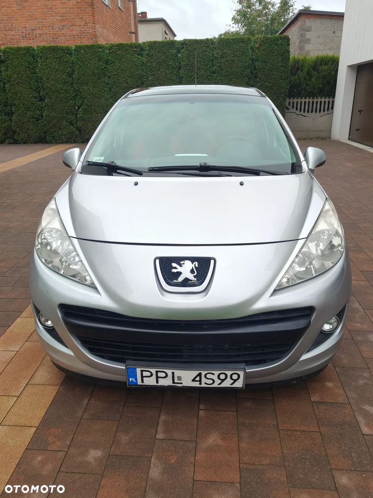 Peugeot 207 - 1