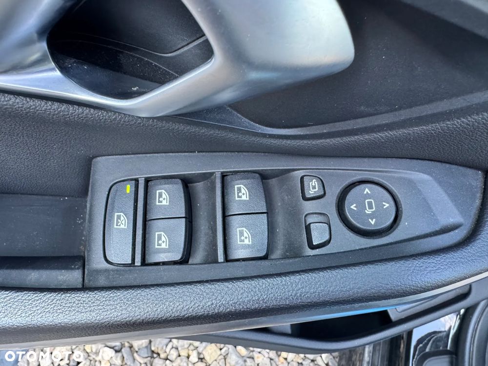 BMW Seria 3 318d MHEV - 27
