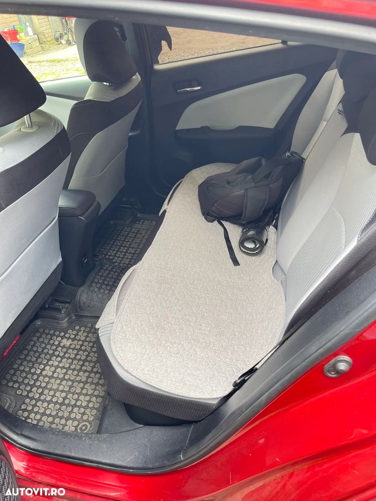 Toyota Prius Hybrid Comfort - 13