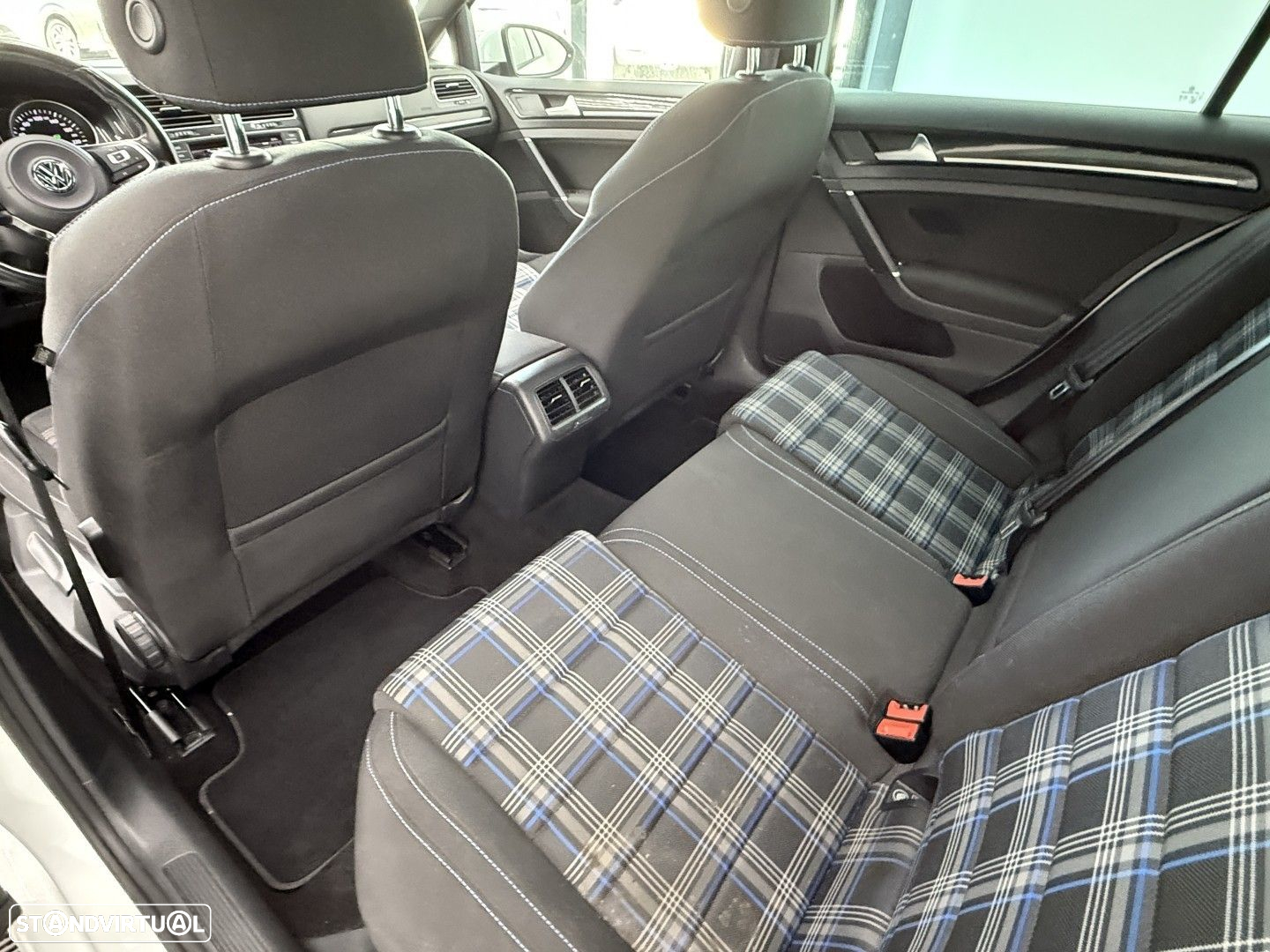 VW Golf 1.4 GTE Plug-in - 11