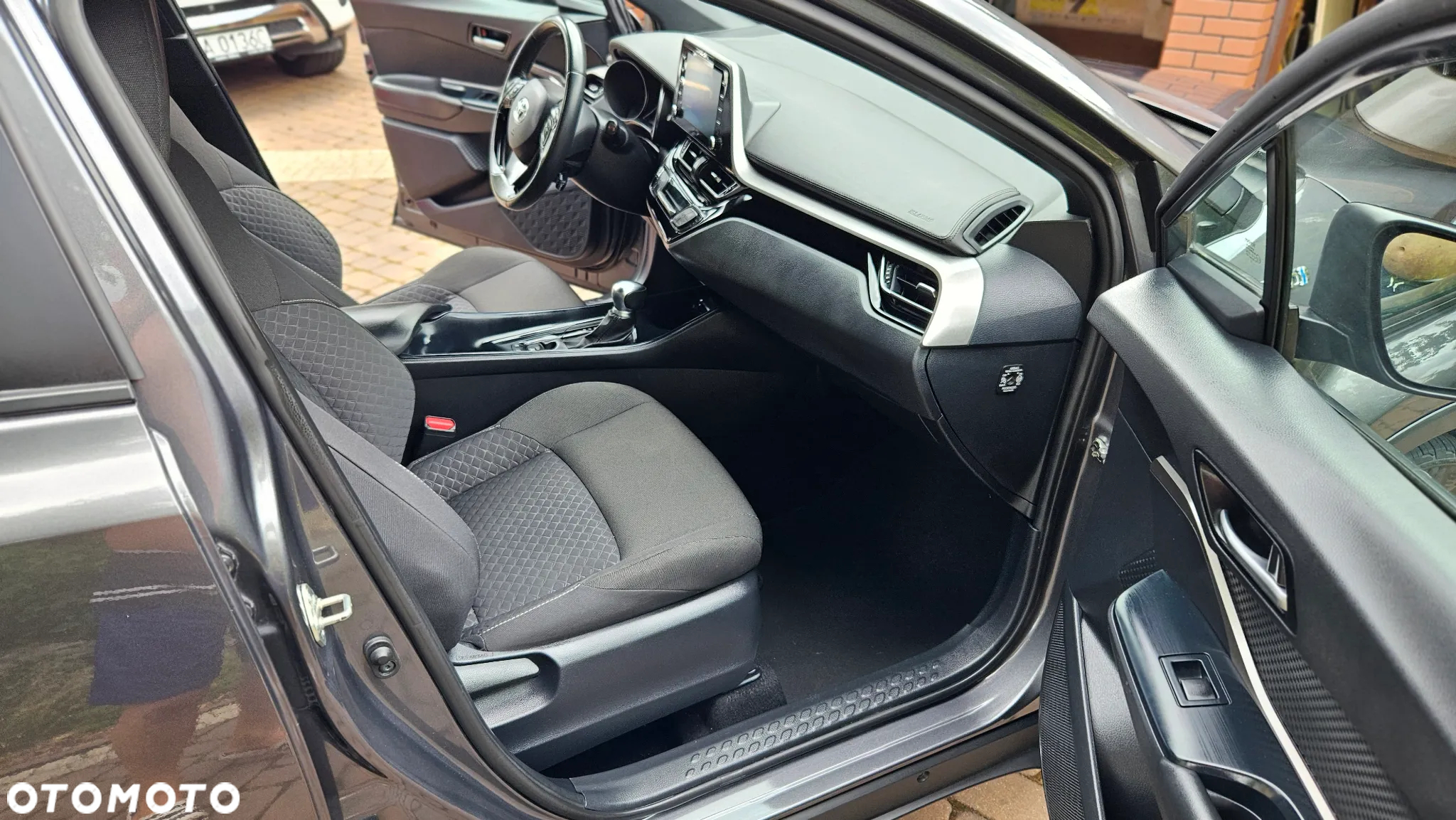 Toyota C-HR - 28