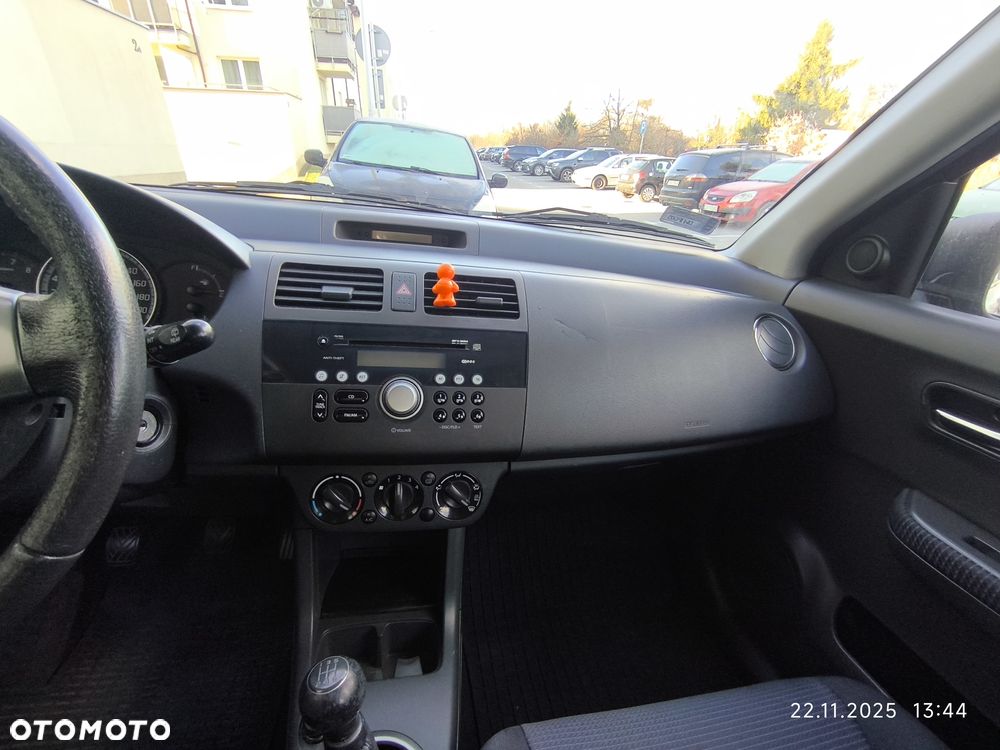 Suzuki Swift - 5
