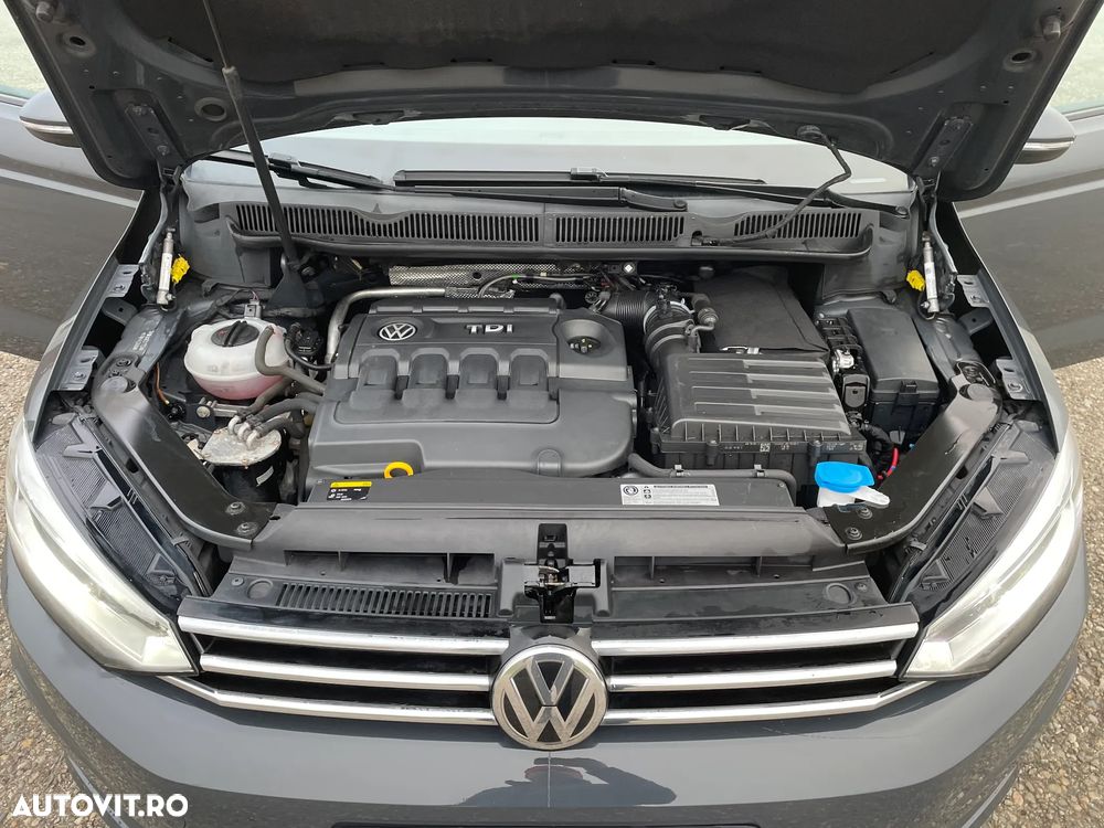 Volkswagen Touran - 15
