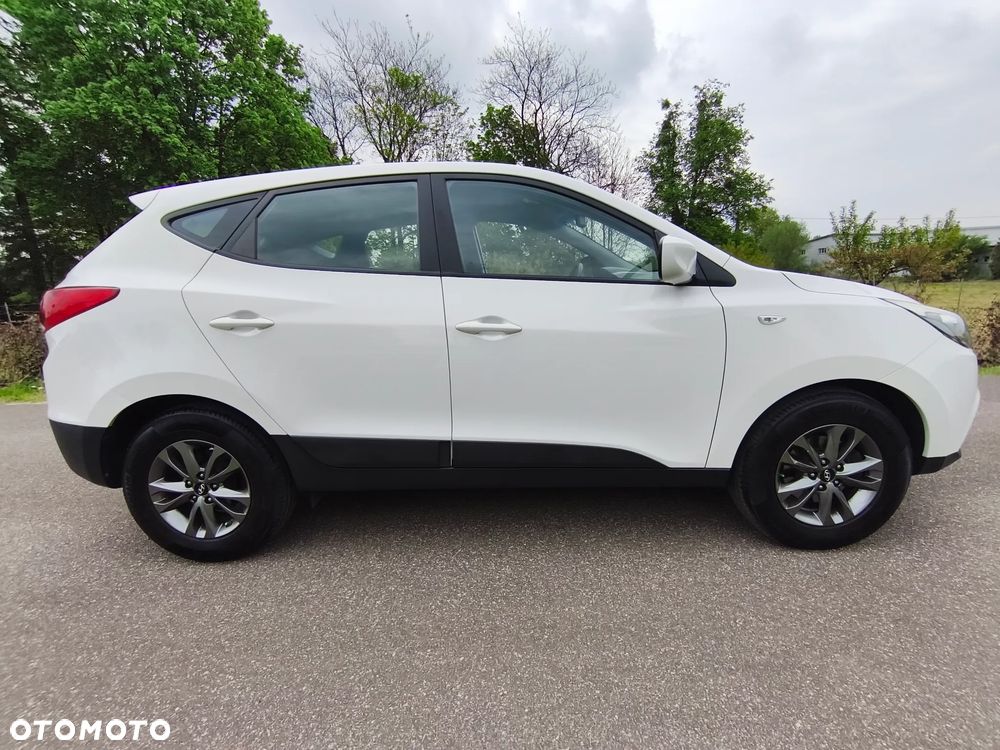 Hyundai ix35 1.6 2WD Fifa World Cup Edition - 12