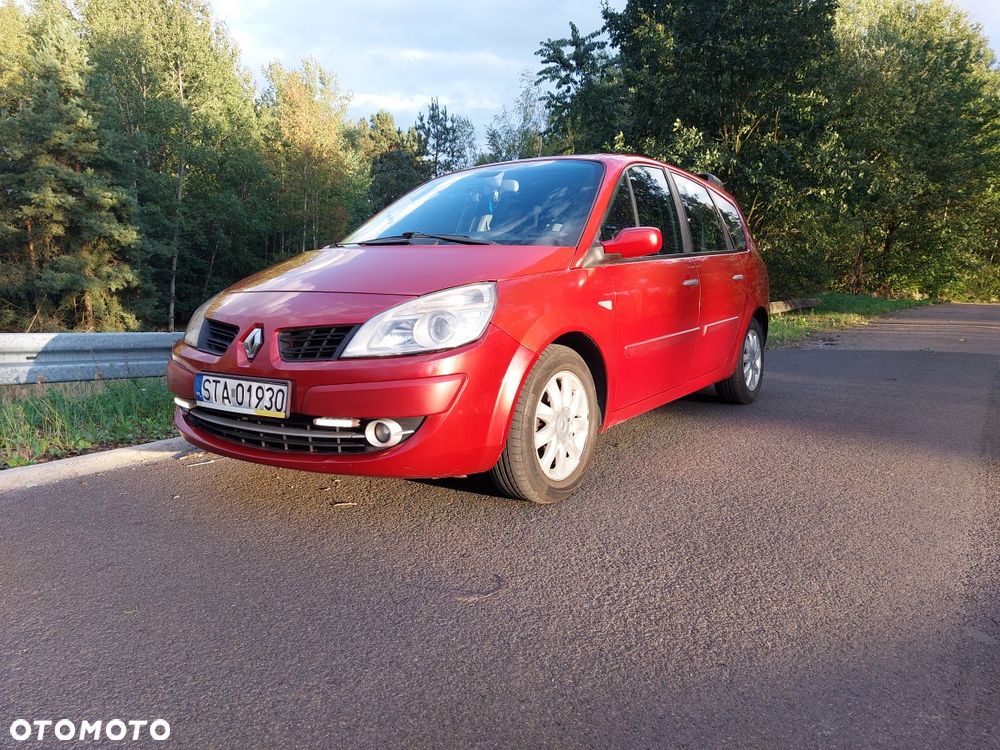 Renault Grand Scenic - 1