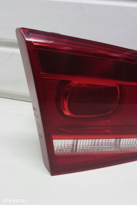 lampa klapy VW Passat B7 sedan - 8