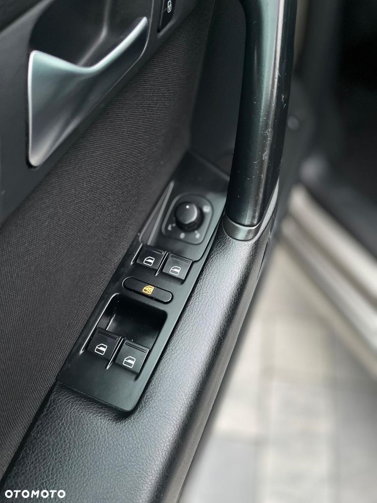 Volkswagen Passat 2.0 TDI BlueMotion Technology Highline - 31