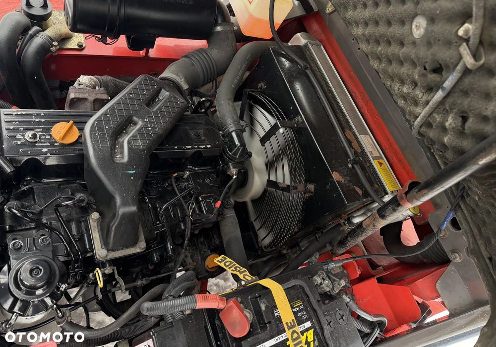 Manitou MI25D Wózek Widłowy 2,5 tony. Posuw Hydrauliczny. Maszt triplex. Wolny skok! Wysokość Podnoszenia 5 metrów. Jak nowy z Salonu. Pochodzi z Norweskiego Gospodarstwa! Aktualne przeglądy DEKRA i serwisy! Opony jak Nowe. Silnik Yanmar. Małe gabarety bardzo zwrotna maszyna! Zero luzów wycieków i zniszczeń. OKAZJA. Pełny ORYGINAŁ! Rok Prod. 2014. Niski przebieg 3300mtg - 26