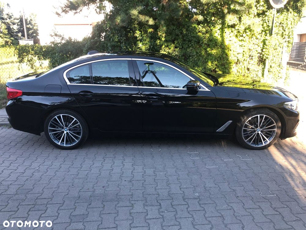 BMW Seria 5 530i xDrive Sport Line - 3