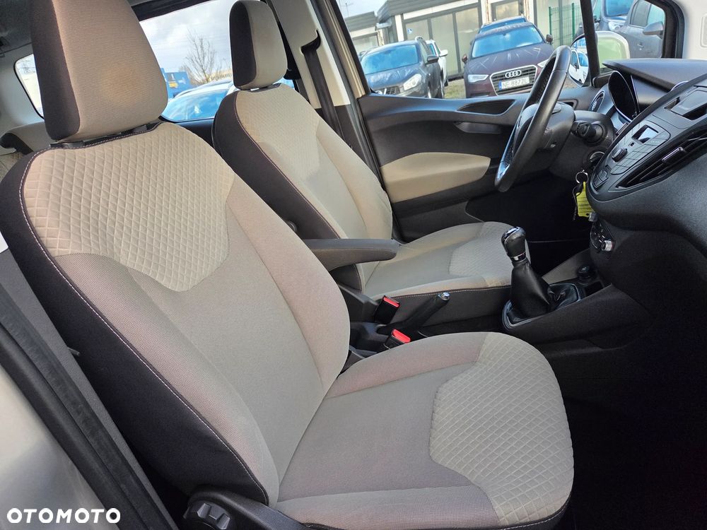 Ford Tourneo Courier ver-1-5-tdci-trend - 12