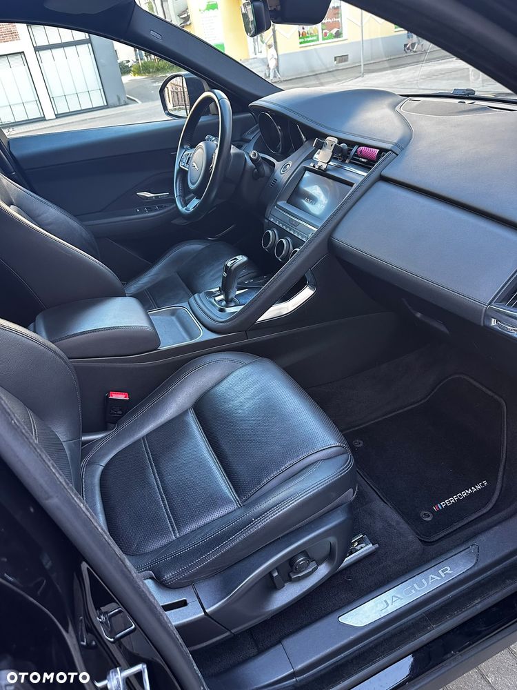 Jaguar E-Pace D150 AWD SE - 8