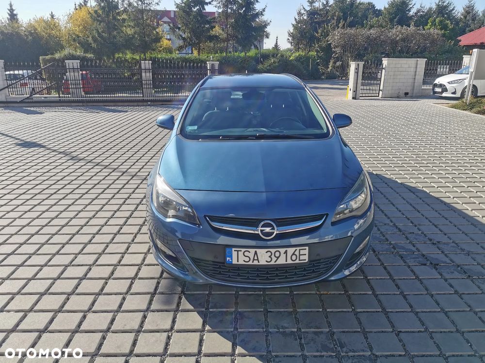 Opel Astra 2014 photo 2