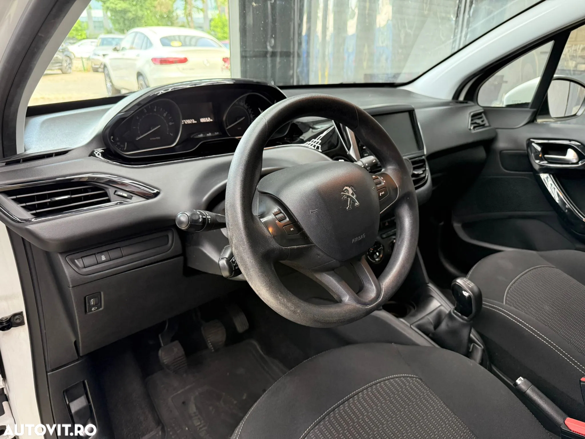 Peugeot 208 1.2 L PureTech Access - 16