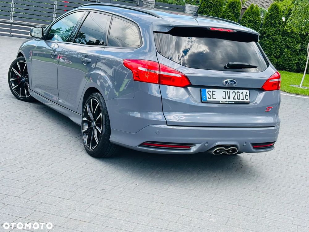 Ford Focus 2.0 TDCi ST mit Leder-Exclusiv-Paket - 11
